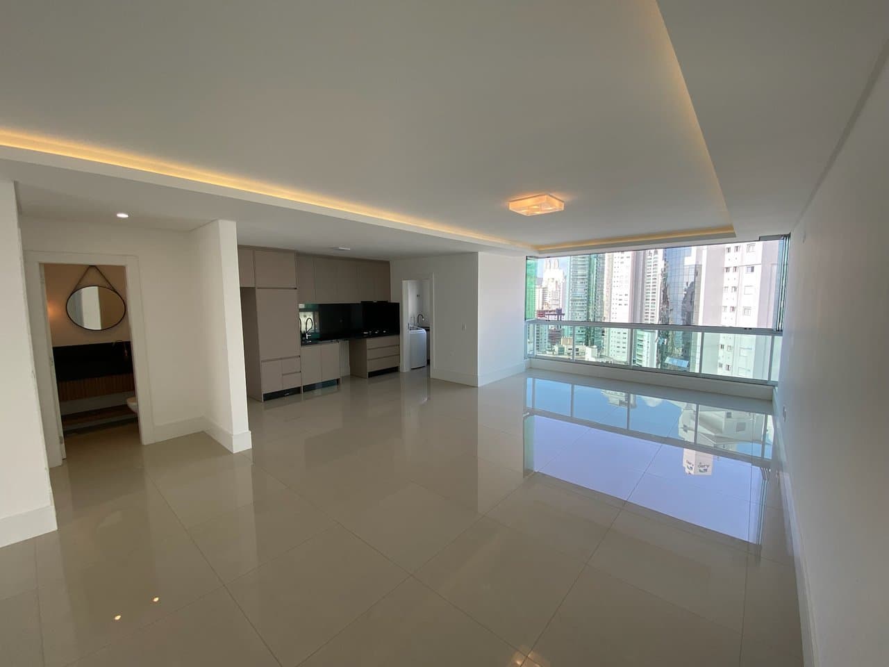 Apartamento de 3 quartos com 3 suítes e 137 m² em Bal. Camboriú