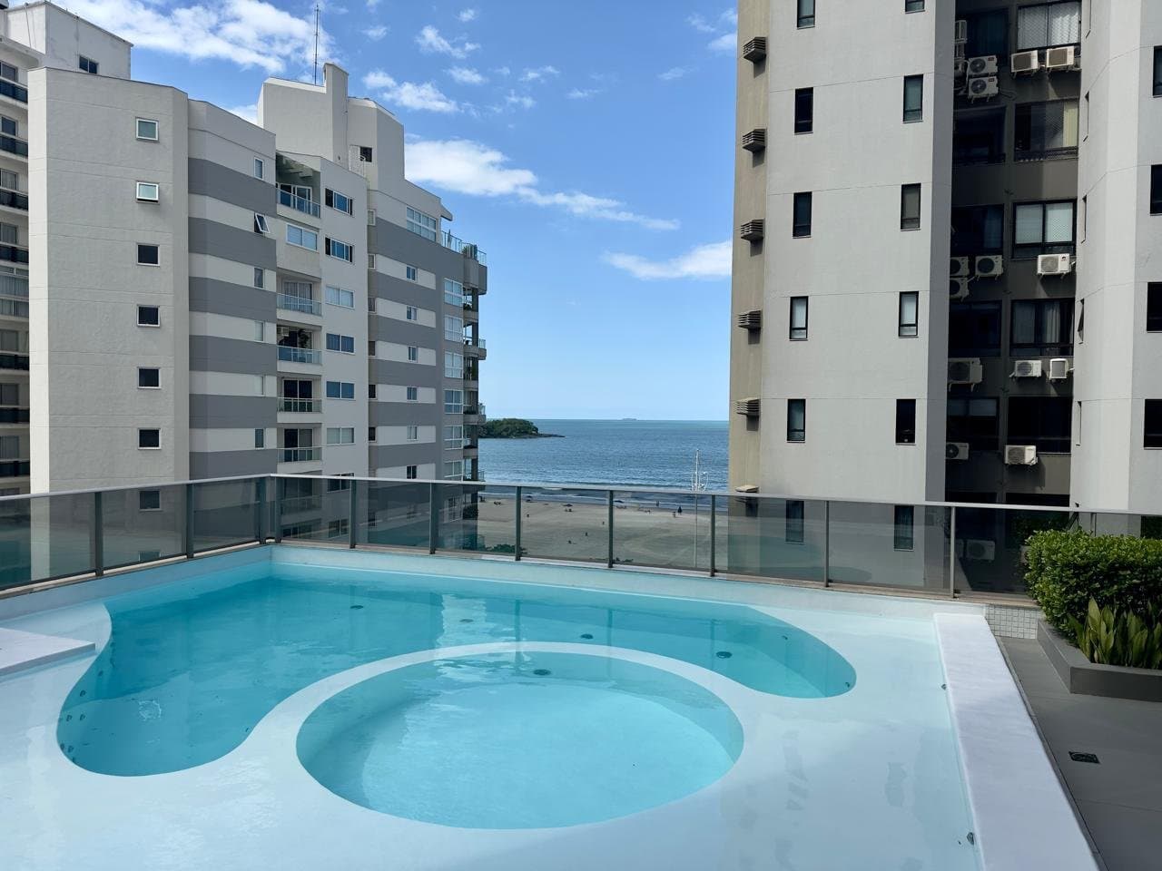 Differentiated de 3 quartos com 3 suítes e 233520 m² em Bal. Camboriú