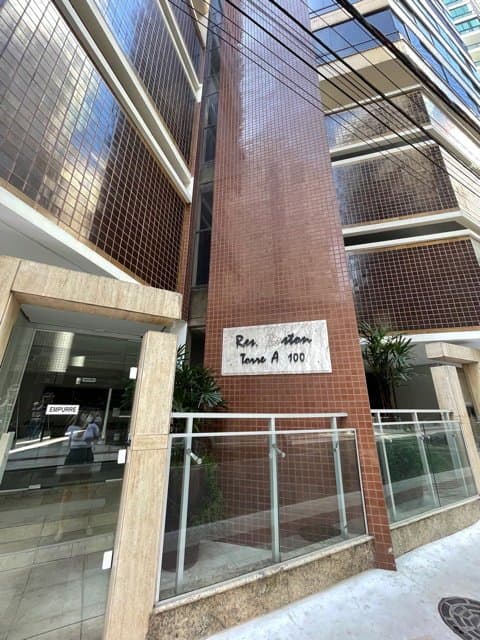 Apartamento de 3 quartos com 3 suítes e 223 m² em Bal. Camboriú