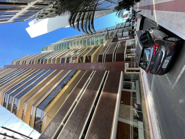 Apartamento de 3 quartos com 3 suítes e 223 m² em Bal. Camboriú