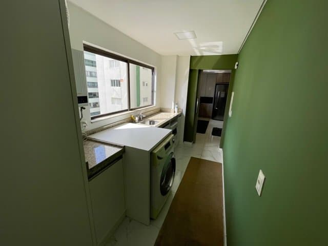 Apartamento de 3 quartos com 3 suítes e 223 m² em Bal. Camboriú