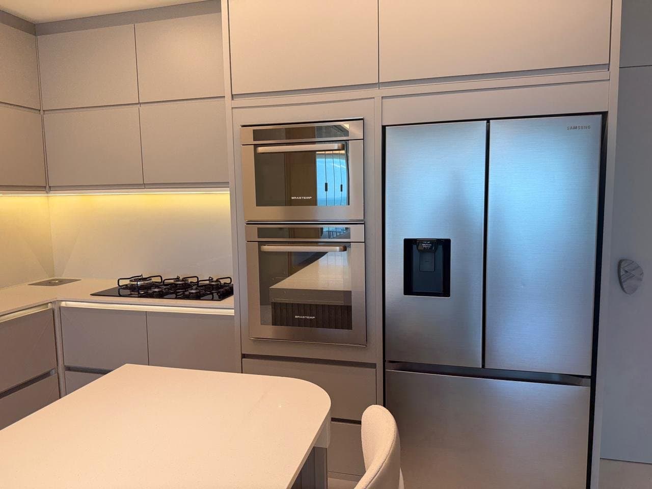Apartamento de 4 quartos com 4 suítes e 184 m² em Bal. Camboriú