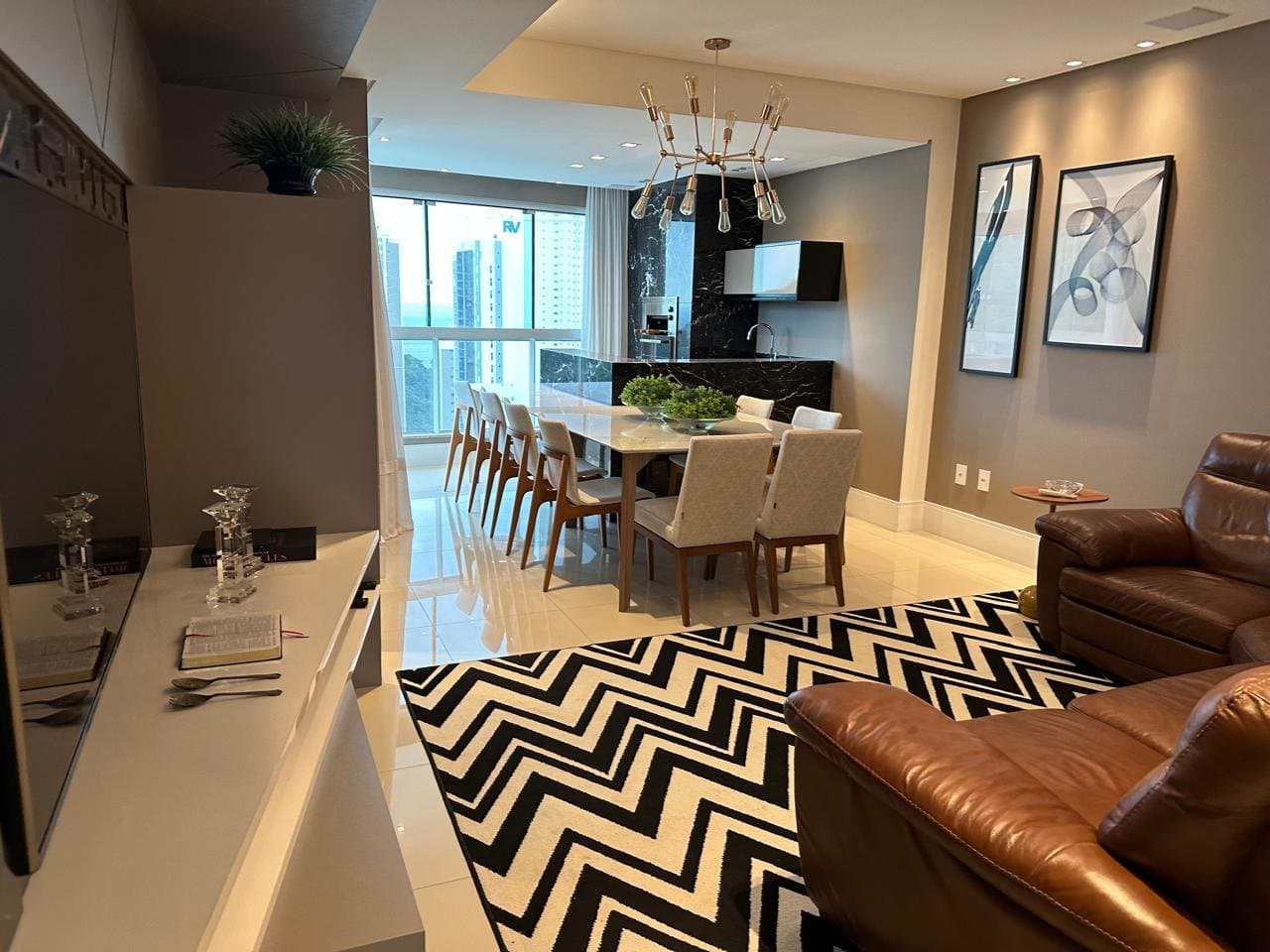 Apartamento de 3 quartos com 3 suítes e 134 m² em Bal. Camboriú