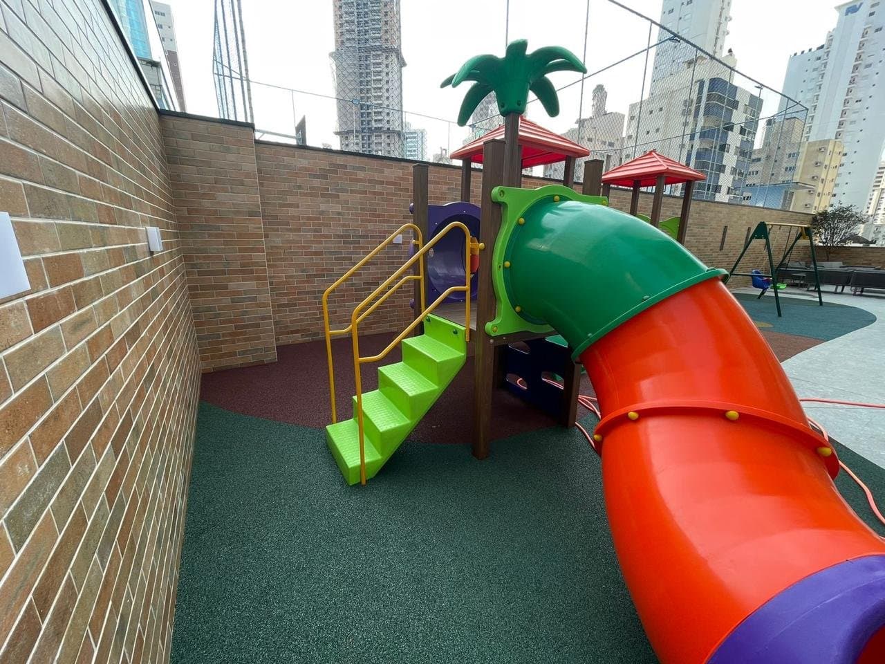 Apartamento de 4 quartos com 2 suítes e 149 m² em Bal. Camboriú