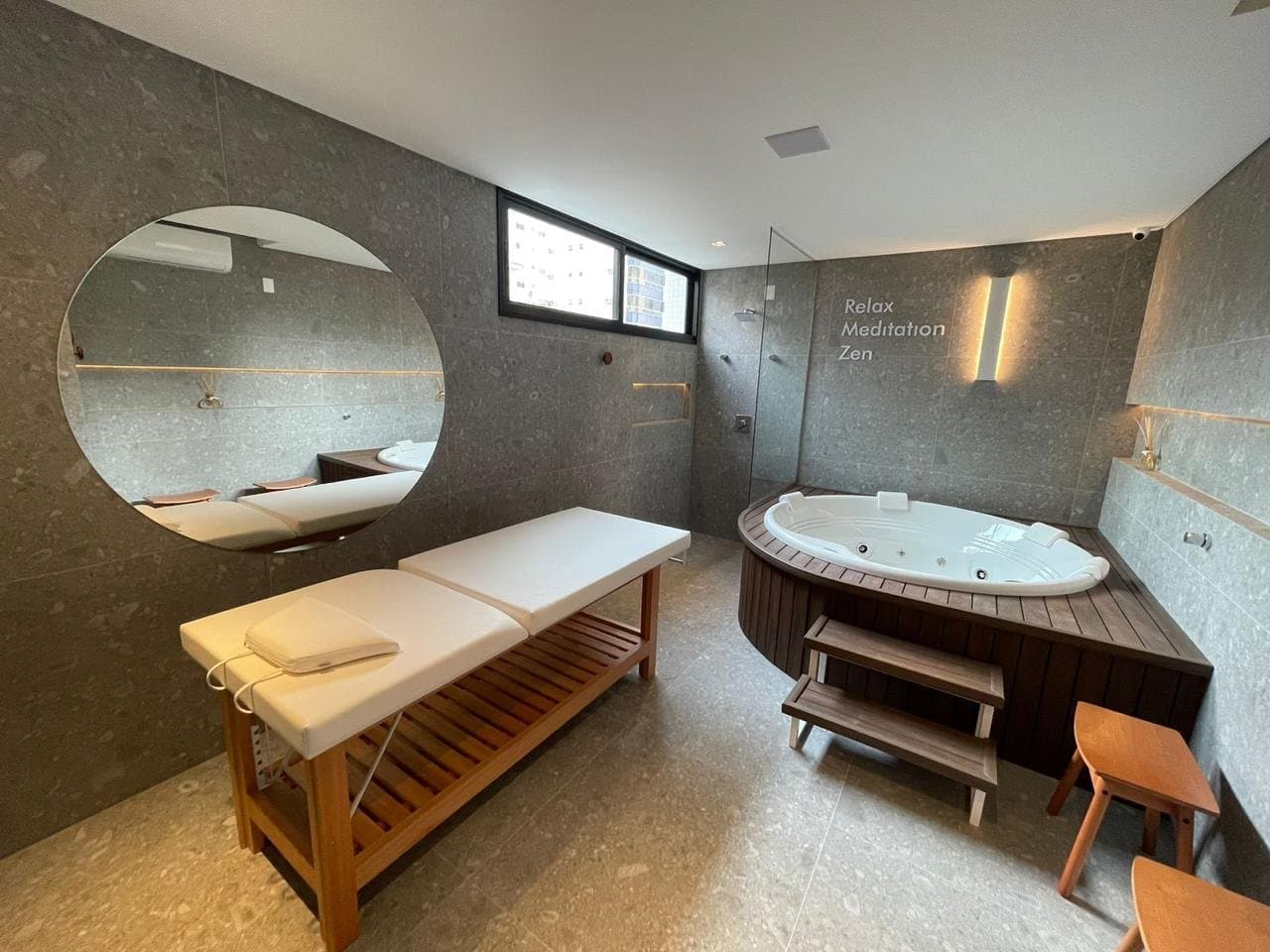 Apartamento de 4 quartos com 2 suítes e 149 m² em Bal. Camboriú