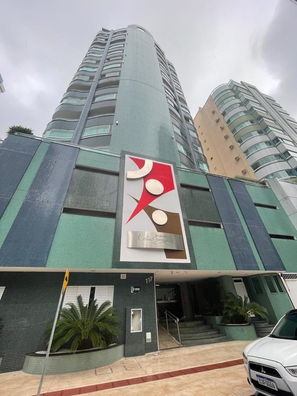 Apartamento de 3 quartos com 1 suíte e 100 m² em Bal. Camboriú