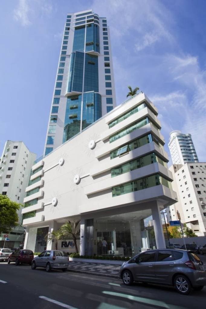 Apartamento de 3 quartos com 3 suítes e 135 m² em Bal. Camboriú