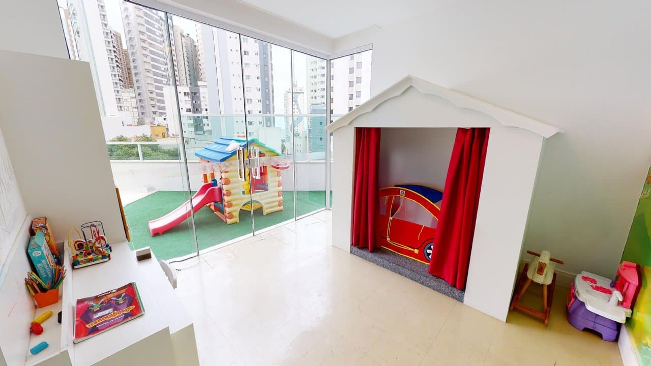 Apartamento de 3 quartos com 3 suítes e 135 m² em Bal. Camboriú