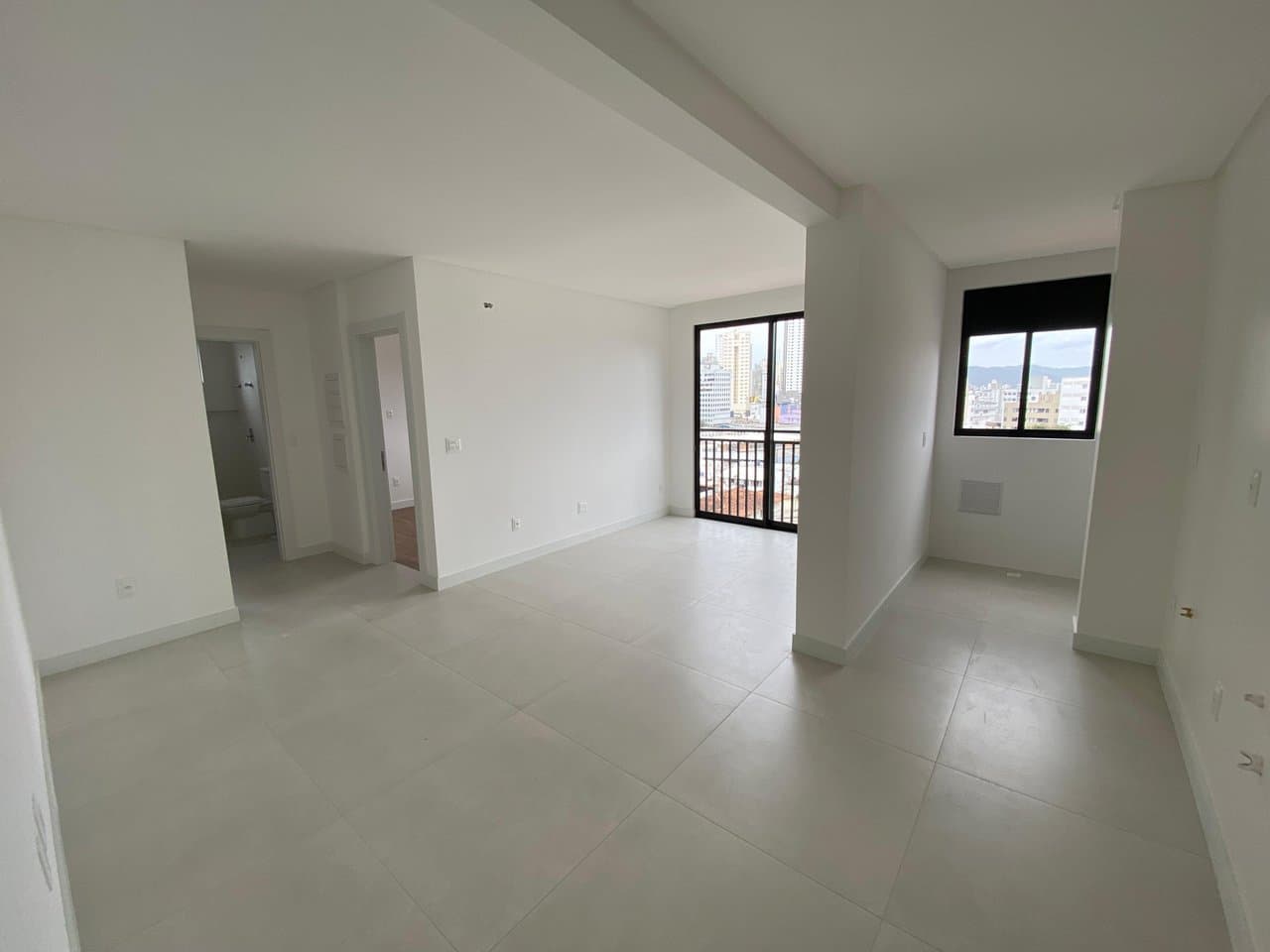 Apartamento de 2 quartos com 1 suíte e 117 m² em Bal. Camboriú