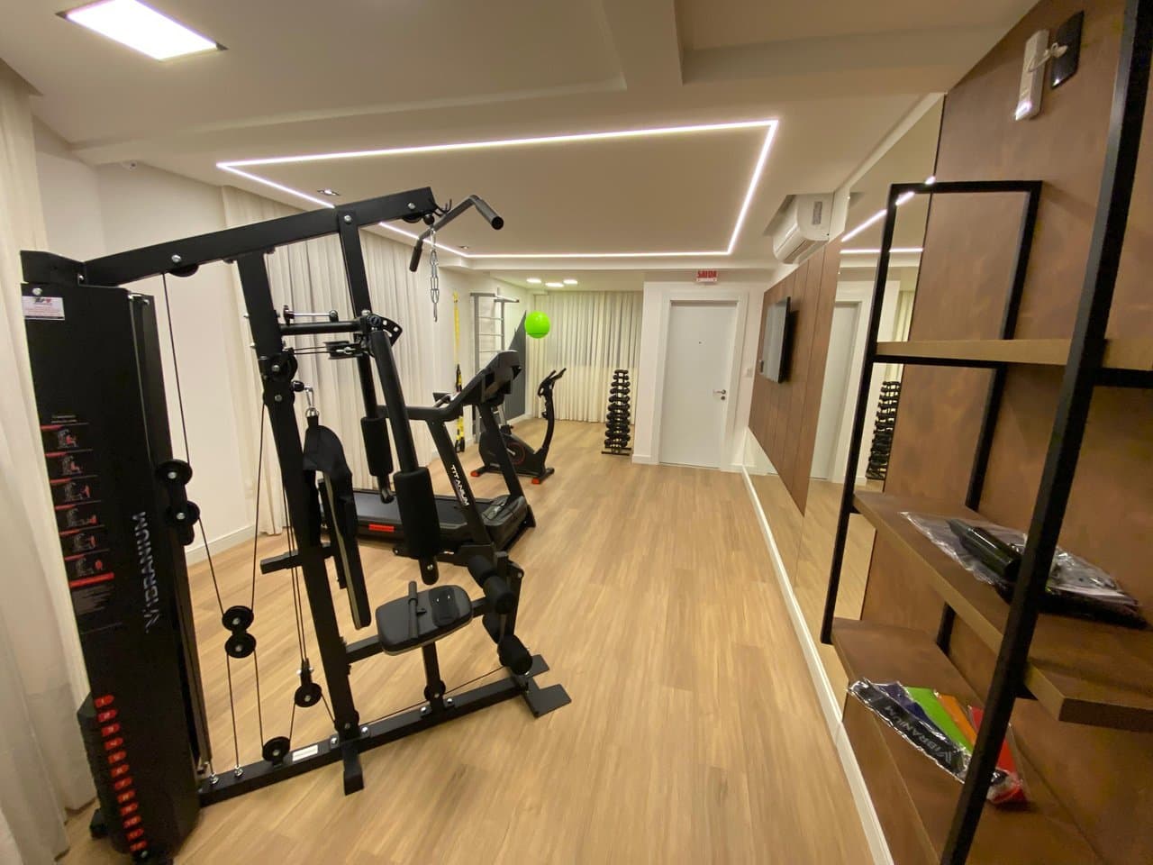 Apartamento de 2 quartos com 1 suíte e 117 m² em Bal. Camboriú