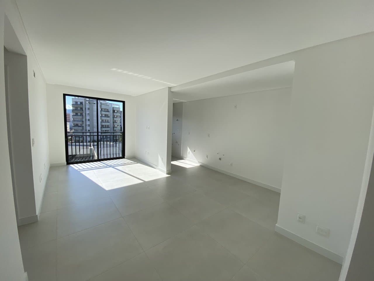 Apartamento de 2 quartos com 1 suíte e 61 m² em Bal. Camboriú