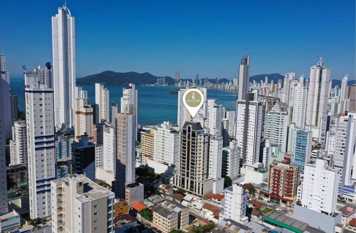 Apartamento de 3 quartos com 3 suítes e 111 m² em Bal. Camboriú