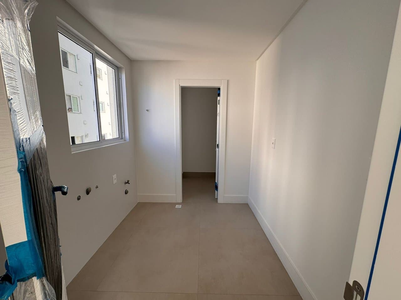 Apartamento de 3 quartos com 3 suítes e 125 m² em Bal. Camboriú