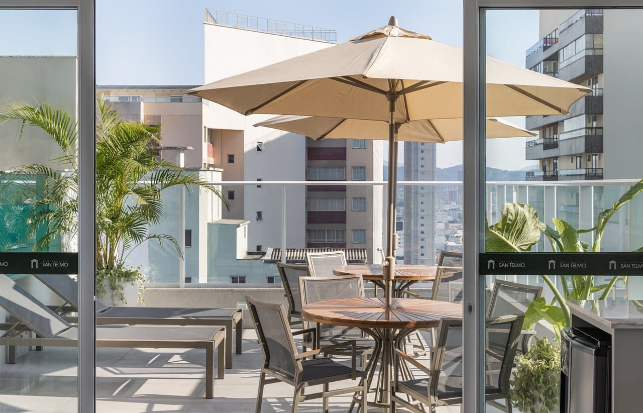 Apartamento de 3 quartos com 3 suítes e 125 m² em Bal. Camboriú