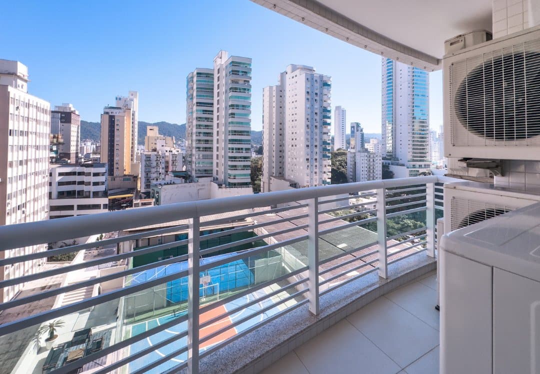 Apartamento de 3 quartos com 3 suítes e 317 m² em Bal. Camboriú