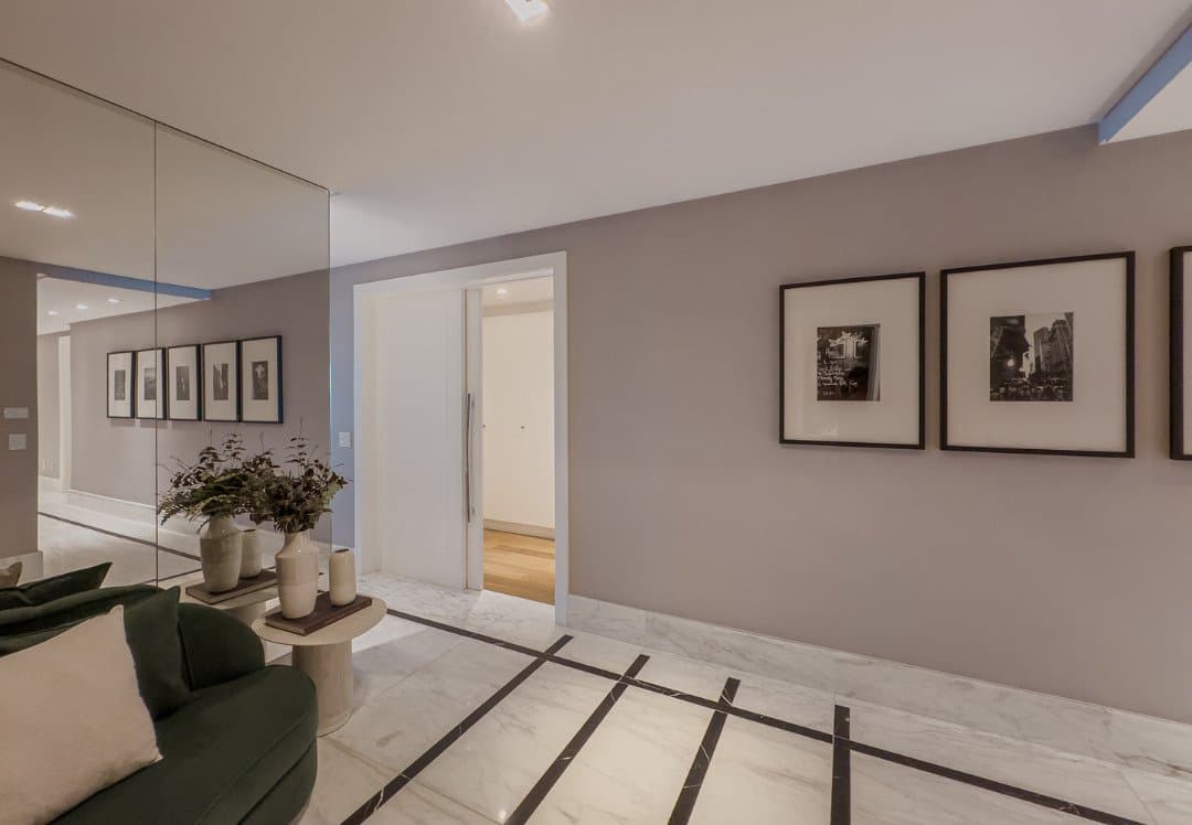 Apartamento de 3 quartos com 3 suítes e 317 m² em Bal. Camboriú