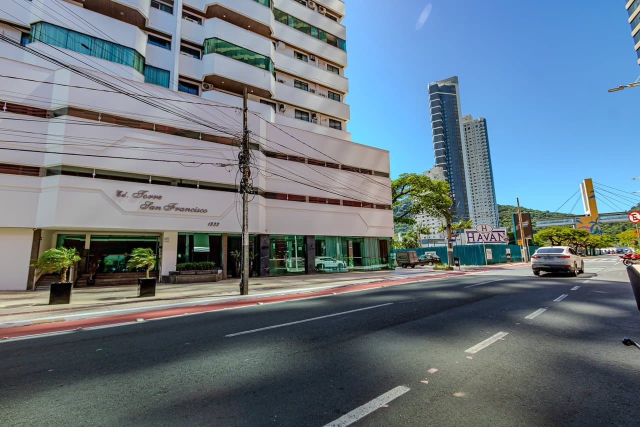 Apartamento de 3 quartos com 1 suíte e 119 m² em Bal. Camboriú