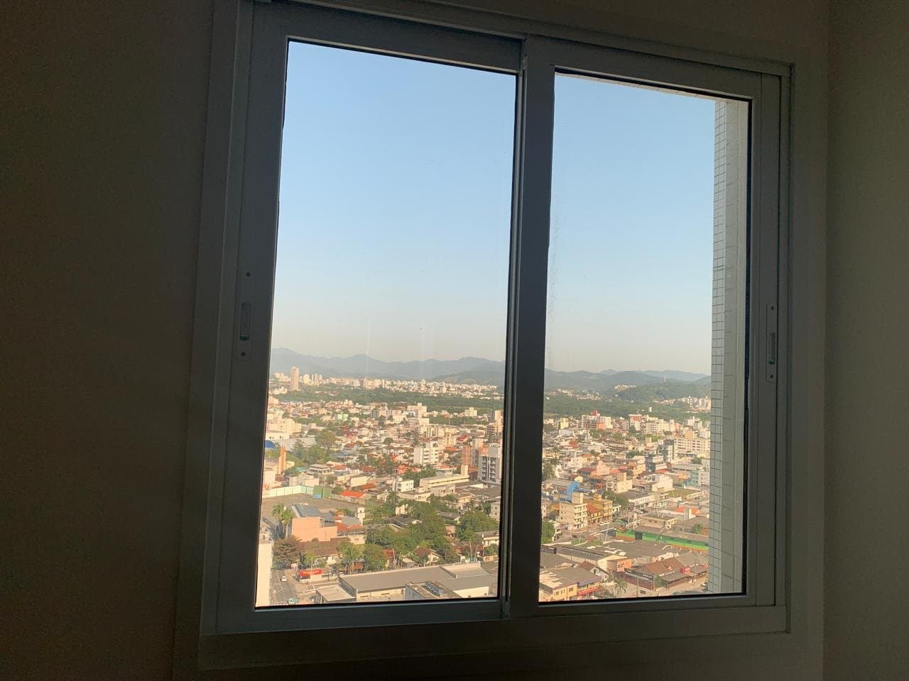 Apartamento de 4 quartos com 4 suítes e 182 m² em Bal. Camboriú