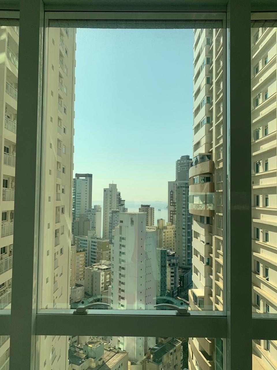 Apartamento de 4 quartos com 4 suítes e 182 m² em Bal. Camboriú