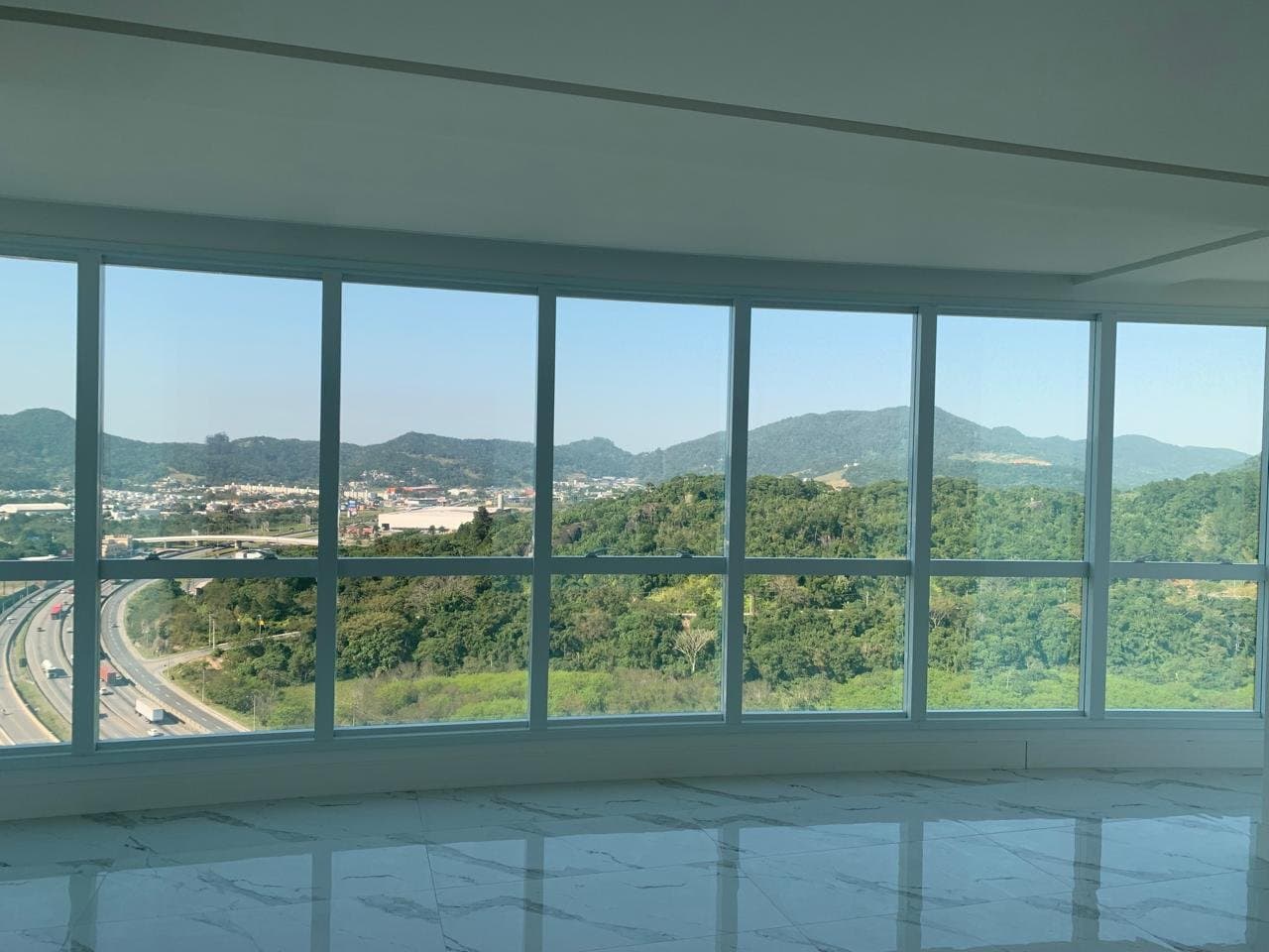 Apartamento de 3 quartos com 3 suítes e 187 m² em Bal. Camboriú