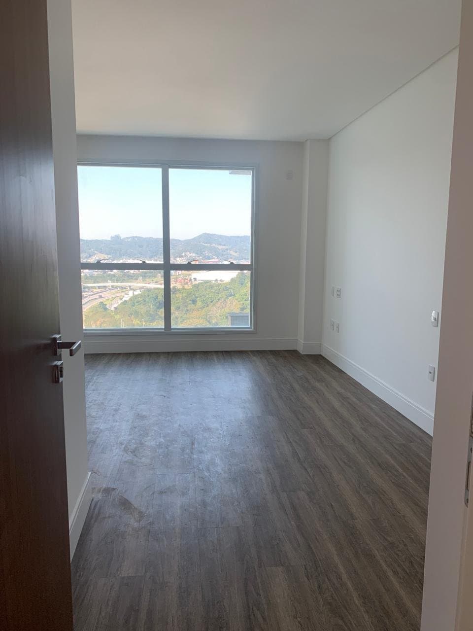 Apartamento de 3 quartos com 3 suítes e 187 m² em Bal. Camboriú