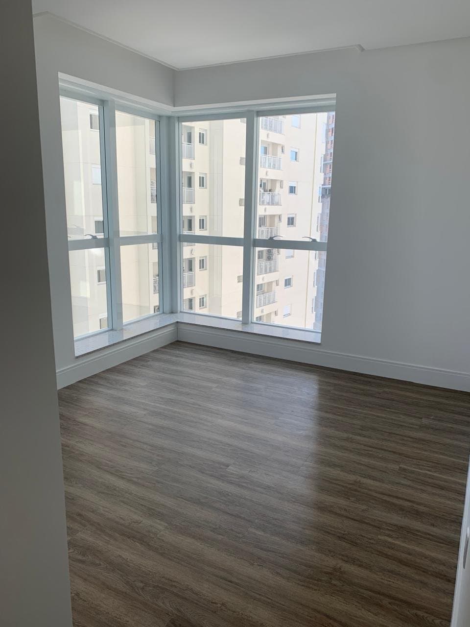 Apartamento de 3 quartos com 3 suítes e 187 m² em Bal. Camboriú
