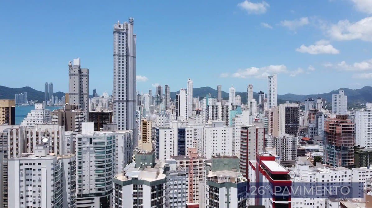 Apartamento de 4 quartos com 4 suítes e 159 m² em Bal. Camboriú