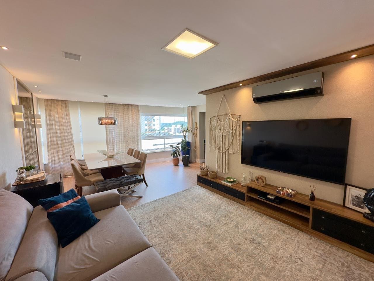 Apartamento de 3 quartos com 1 suíte e 121 m² em Bal. Camboriú