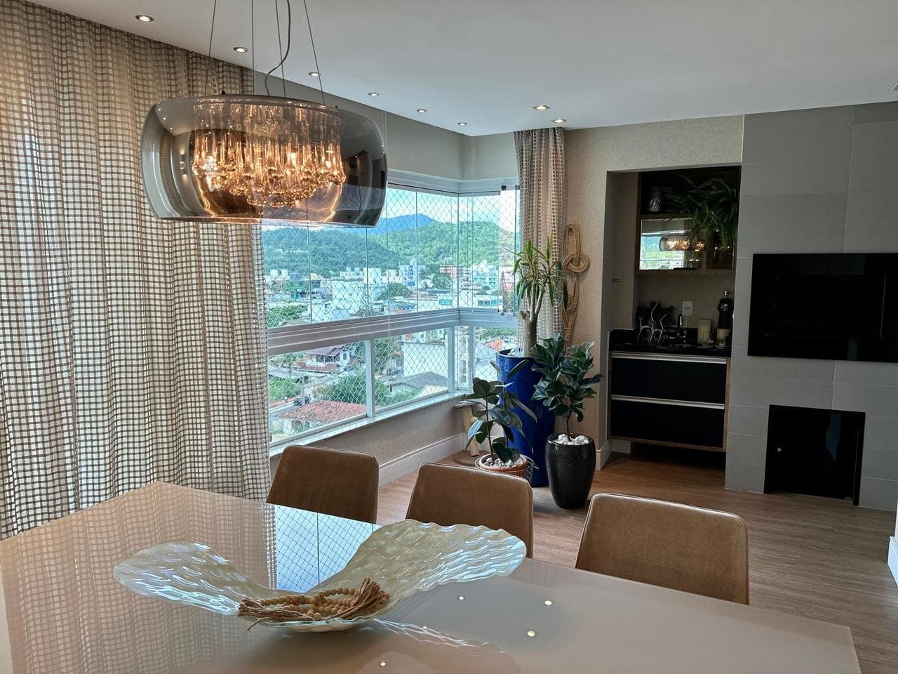 Apartamento de 3 quartos com 1 suíte e 121 m² em Bal. Camboriú