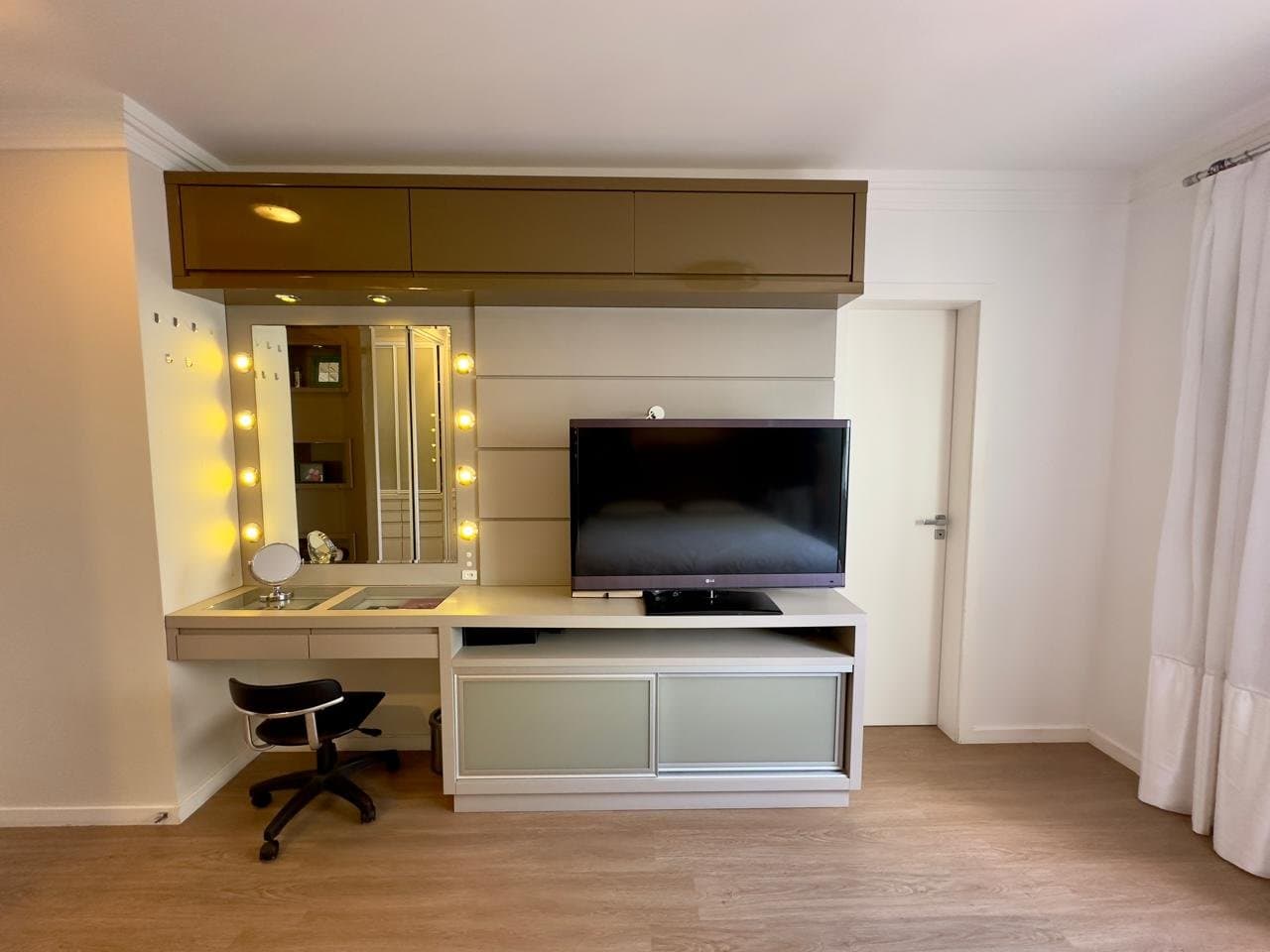 Apartamento de 3 quartos com 1 suíte e 121 m² em Bal. Camboriú
