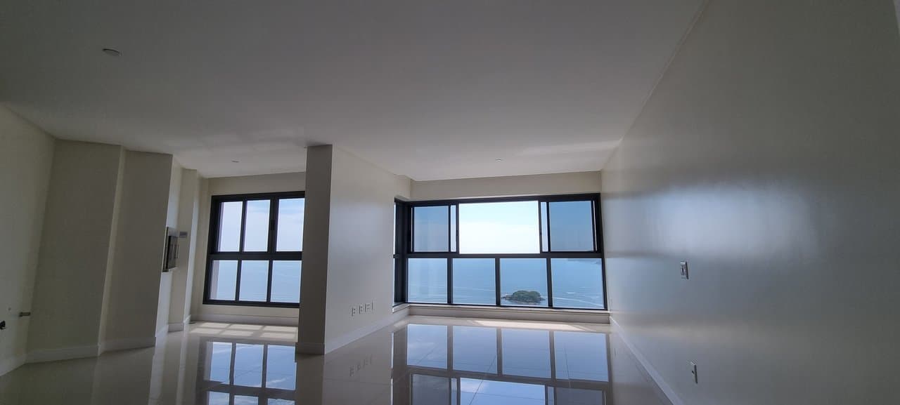 Apartamento de 4 quartos com 4 suítes e 182 m² em Bal. Camboriú