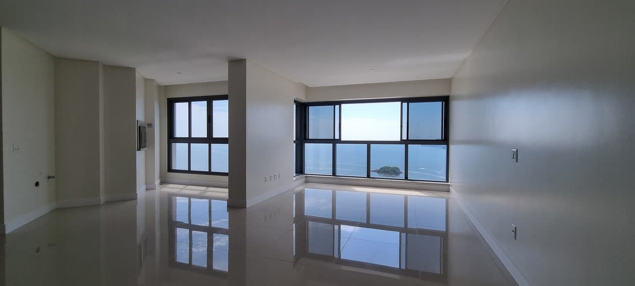 Apartamento de 4 quartos com 4 suítes e 182 m² em Bal. Camboriú