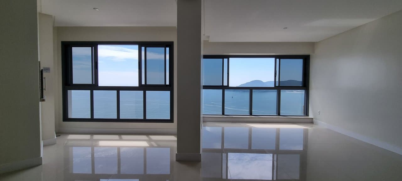 Apartamento de 4 quartos com 4 suítes e 182 m² em Bal. Camboriú