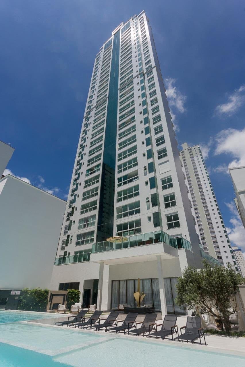 Apartamento de 3 quartos com 3 suítes e 151 m² em Bal. Camboriú