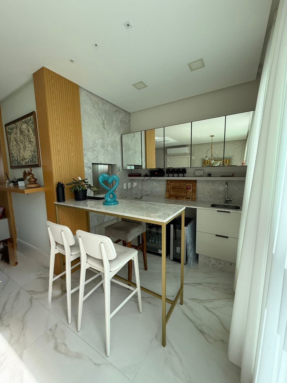 Apartamento de 3 quartos com 3 suítes e 151 m² em Bal. Camboriú