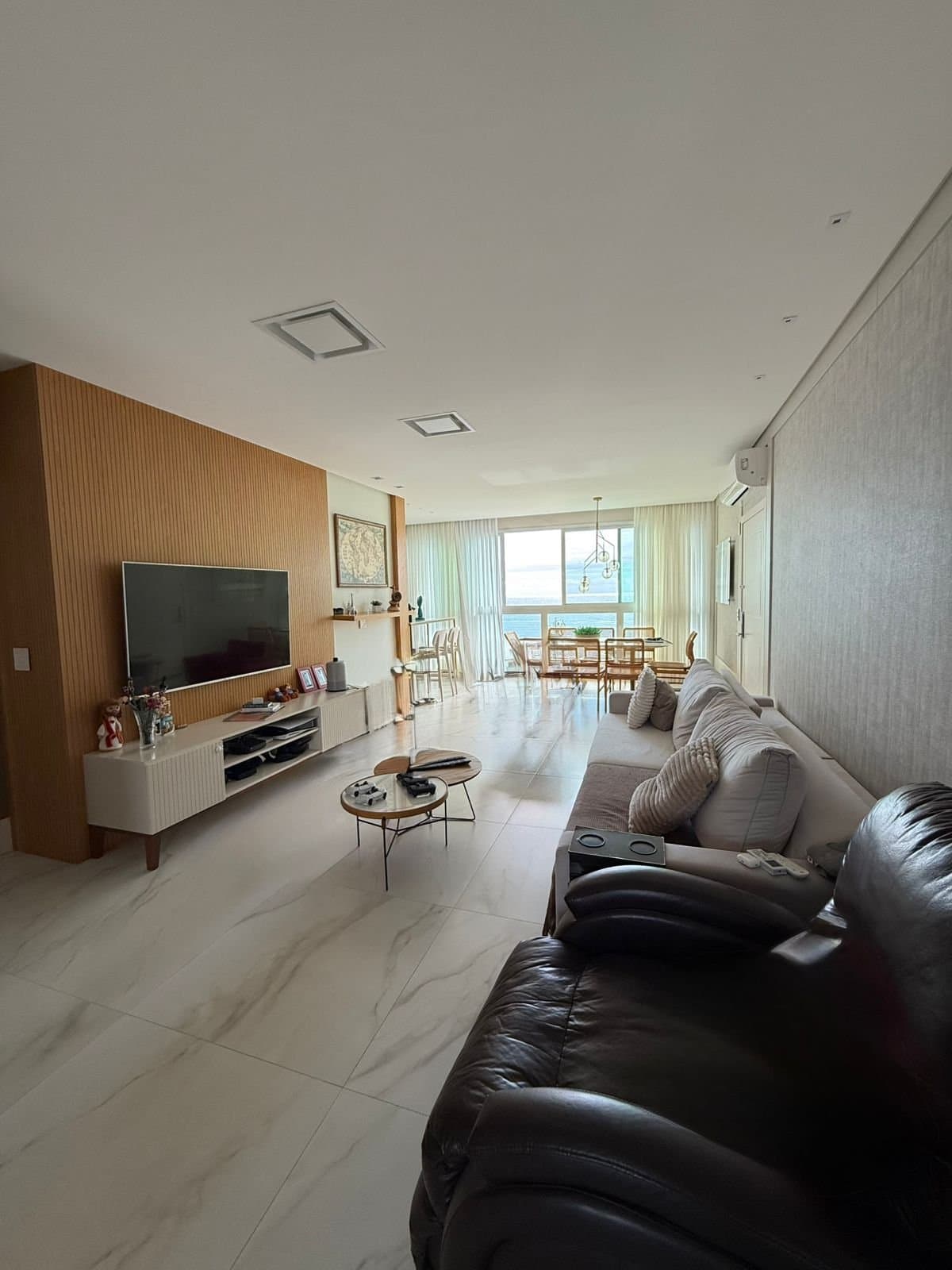 Apartamento de 3 quartos com 3 suítes e 151 m² em Bal. Camboriú