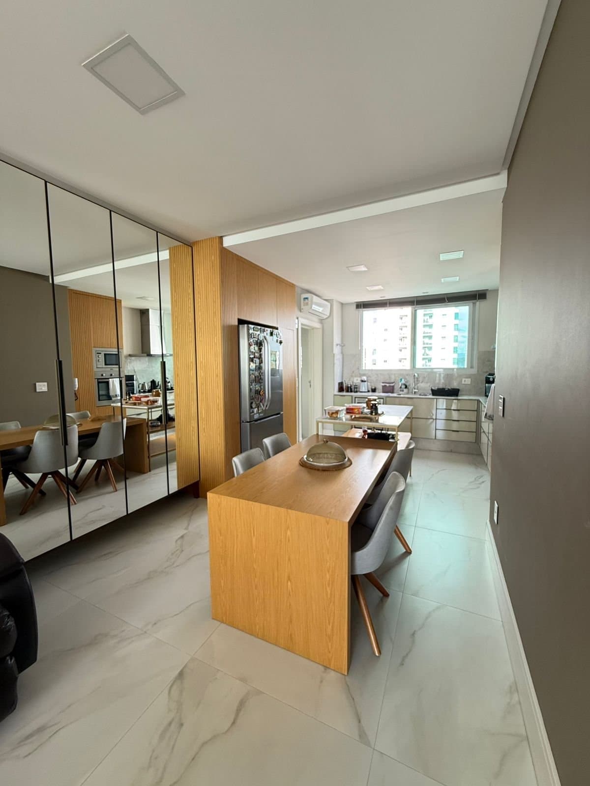 Apartamento de 3 quartos com 3 suítes e 151 m² em Bal. Camboriú