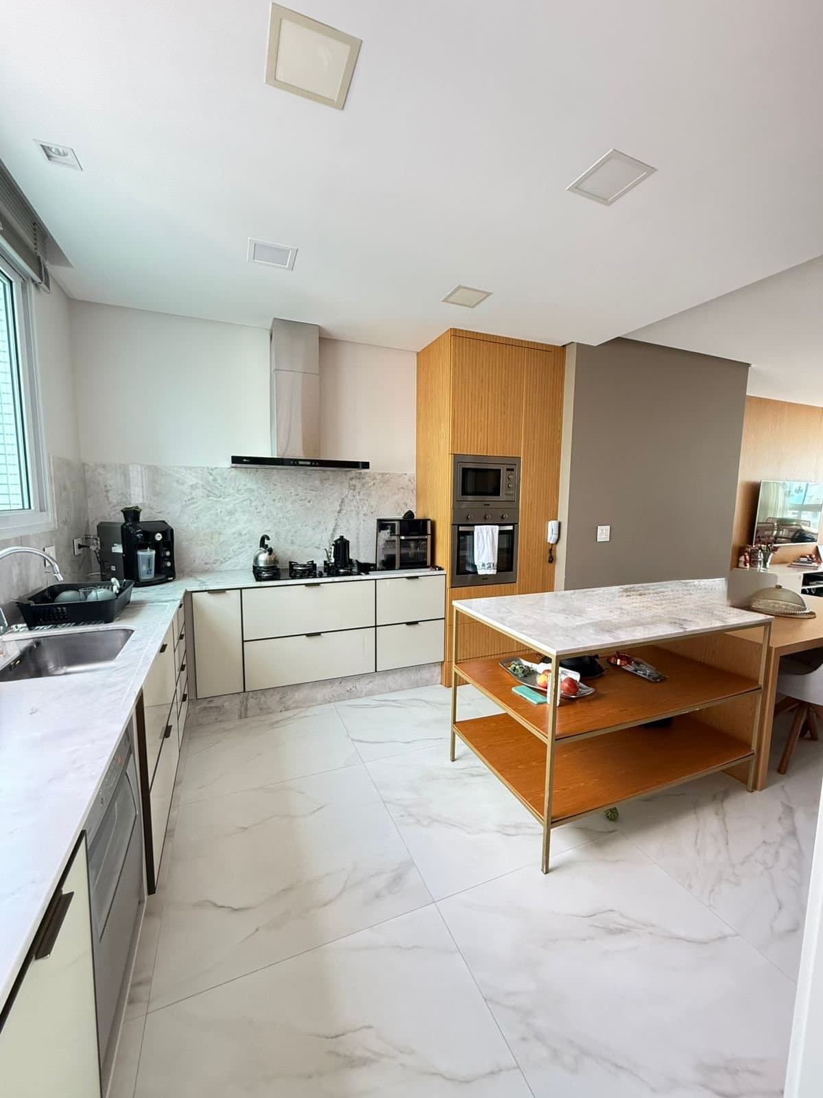 Apartamento de 3 quartos com 3 suítes e 151 m² em Bal. Camboriú