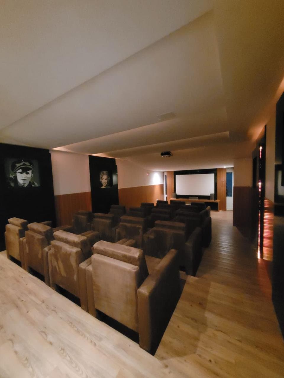 Apartamento de 3 quartos com 3 suítes e 252 m² em Bal. Camboriú