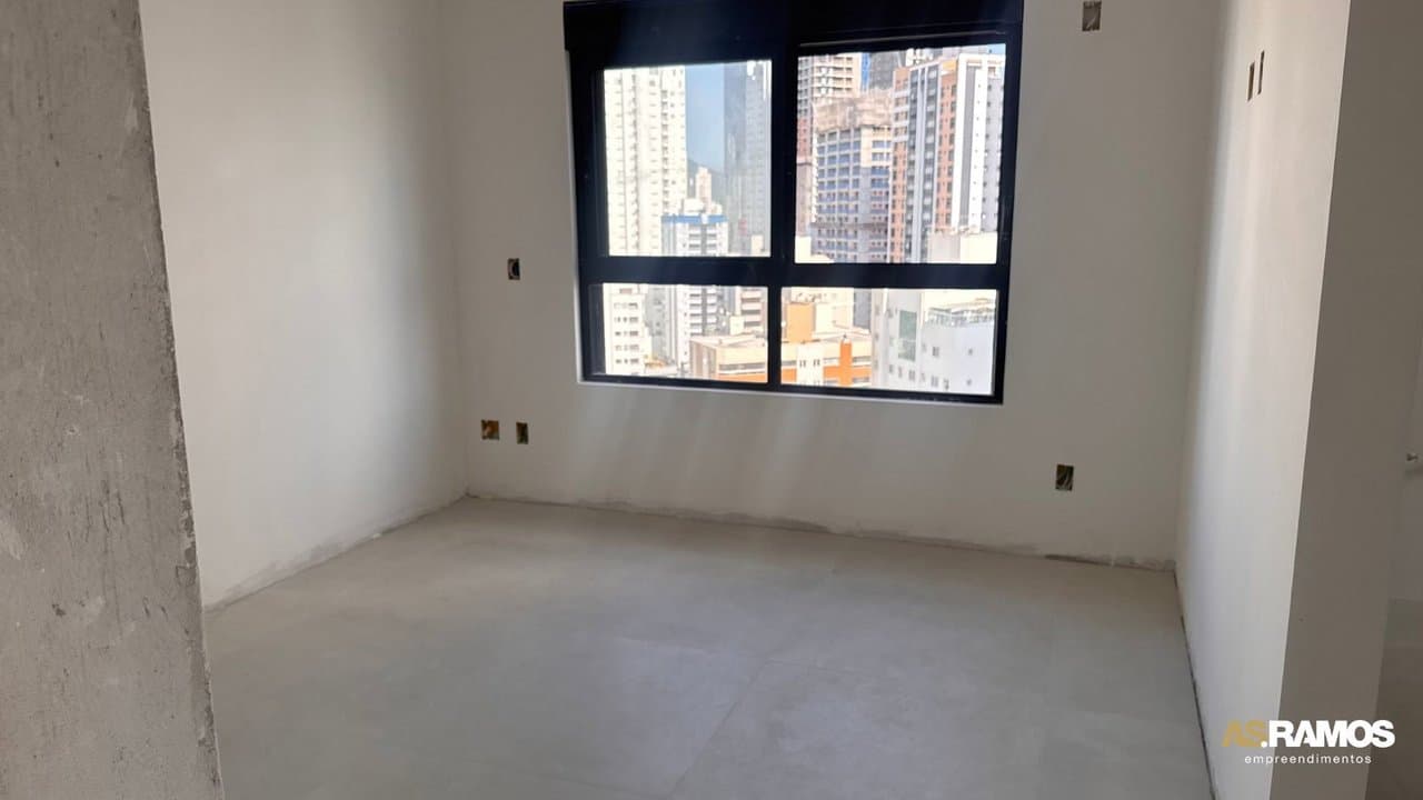 Apartamento de 3 quartos com 3 suítes e 131 m² em Bal. Camboriú