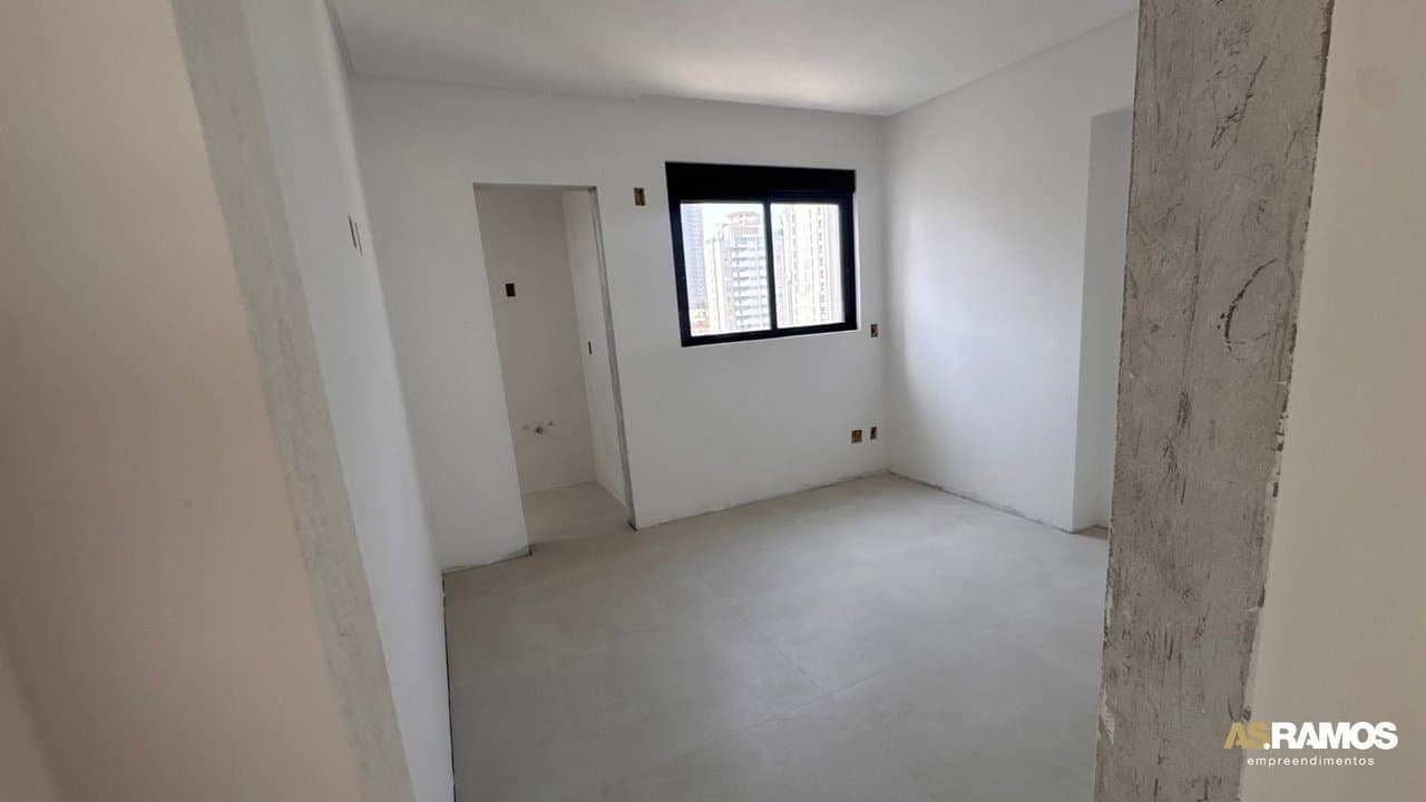 Apartamento de 3 quartos com 3 suítes e 131 m² em Bal. Camboriú