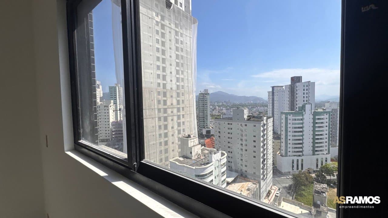 Apartamento de 3 quartos com 3 suítes e 131 m² em Bal. Camboriú