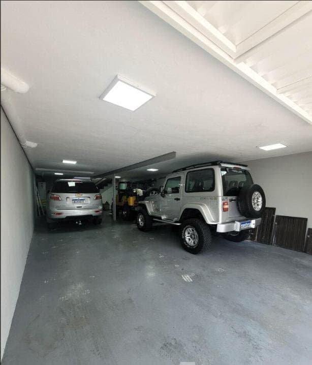 Casa de 3 quartos com 1 suíte e 178 m² em Bal. Camboriú