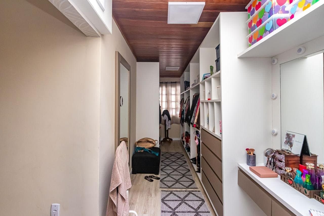 Casa de 3 quartos com 1 suíte e 178 m² em Bal. Camboriú