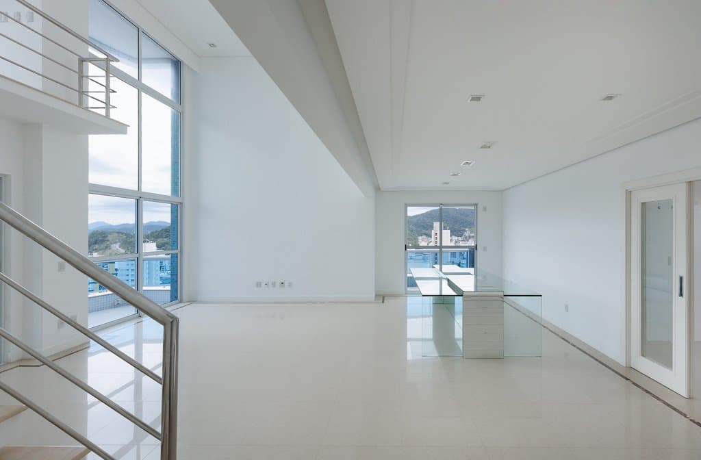 Apartamento de 2 quartos com 2 suítes e 252 m² em Bal. Camboriú