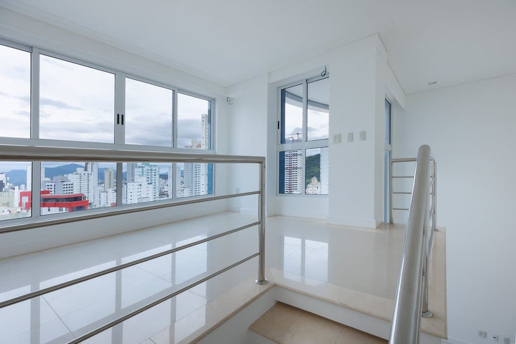 Apartamento de 2 quartos com 2 suítes e 252 m² em Bal. Camboriú