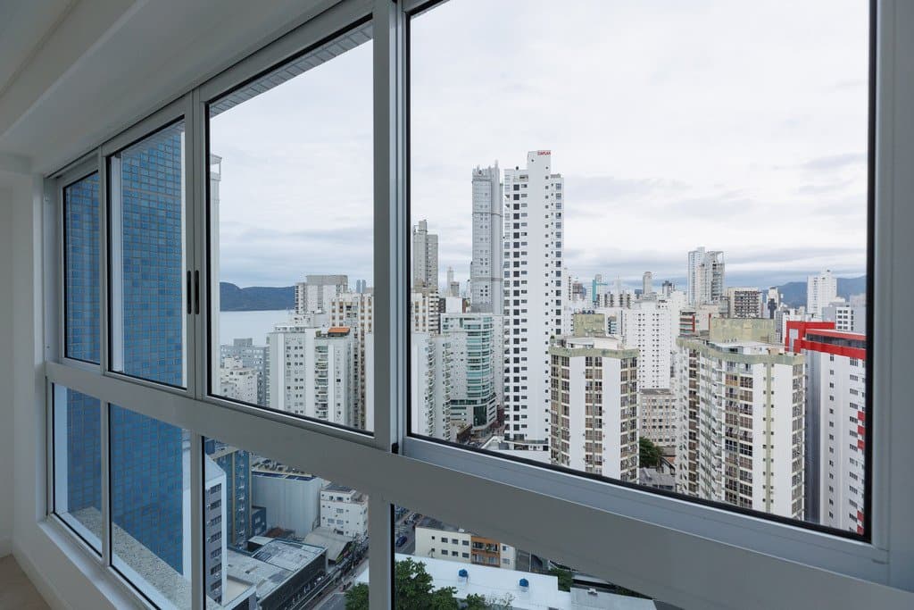 Apartamento de 2 quartos com 2 suítes e 252 m² em Bal. Camboriú