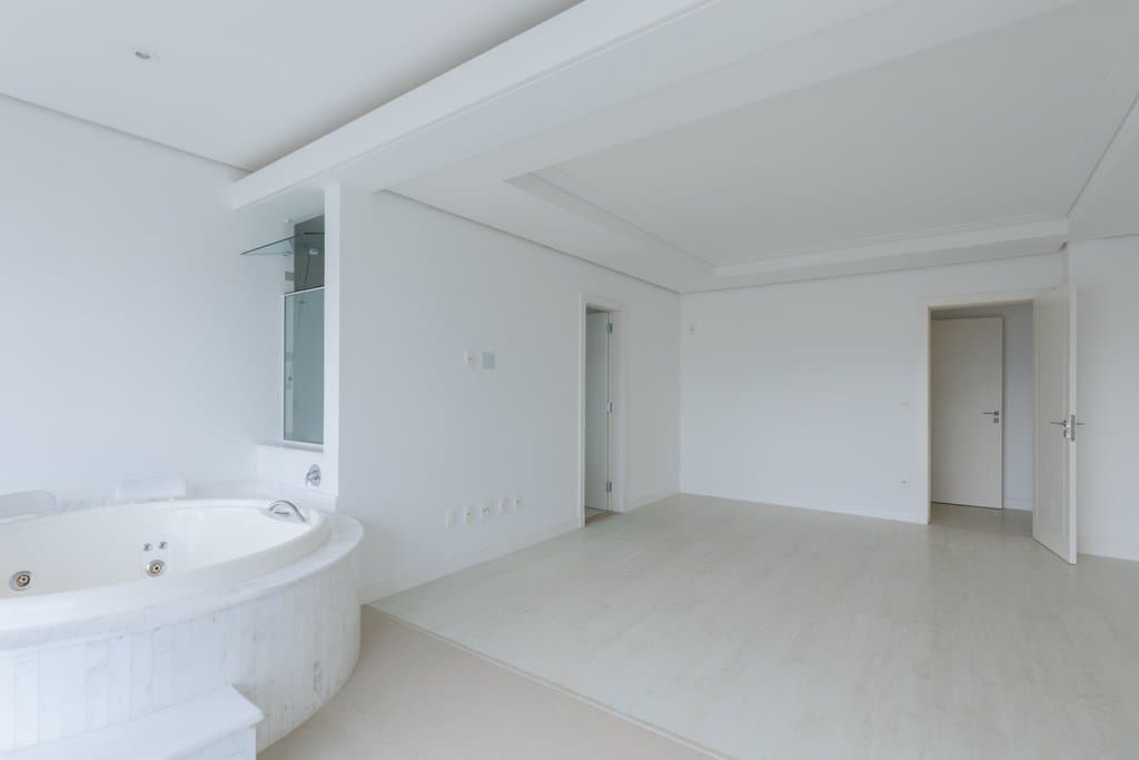 Apartamento de 2 quartos com 2 suítes e 252 m² em Bal. Camboriú