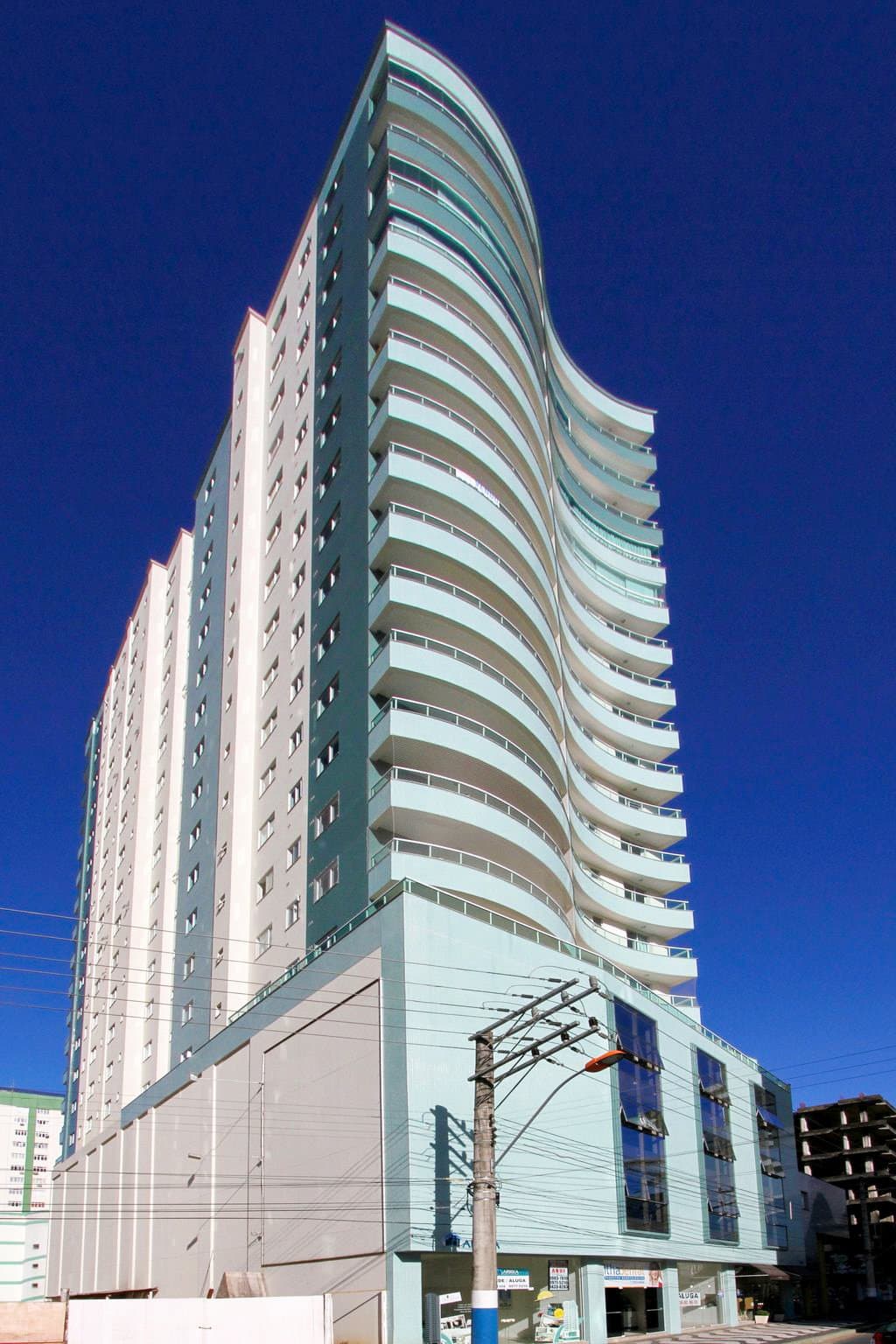 Apartamento de 3 quartos com 1 suíte e 139 m² em Bal. Camboriú