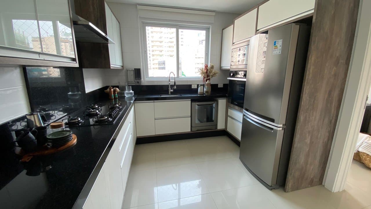 Apartamento de 3 quartos com 1 suíte e 139 m² em Bal. Camboriú